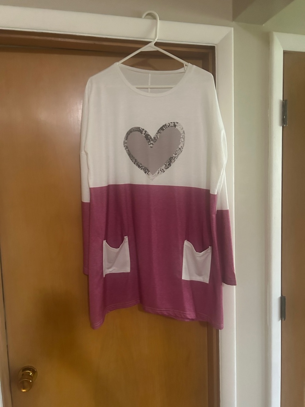Colorblock Heart Tunic Top in White and Mauve